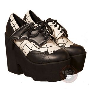 Iron Fist Batwing Platforms Size 7 Shoes